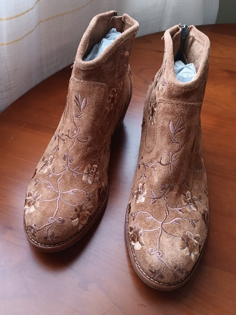 NWT Toasted Tan Suede Embroidered Western Booties by Sofft Size 8M